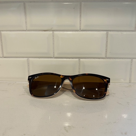 Ray Ban Sunglasses - Picture 3 of 9